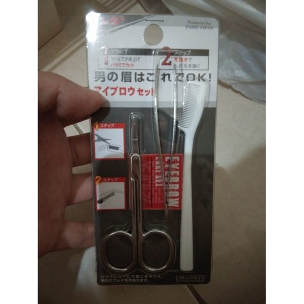 Gunting set utk alis dg sisir dan pinset Eyebrow care set 3pc