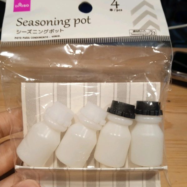 Daiso seasoning pot botol saos kecap 4 pc bahan plastik bento saos bekal anak sekolah