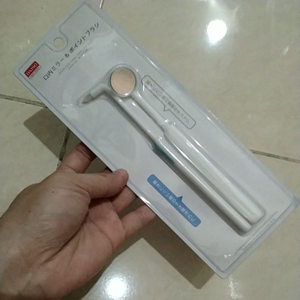 DAISO dental mirror and pointed toothbrush sikat gigi dengan cermin TC-0980 - Image 2