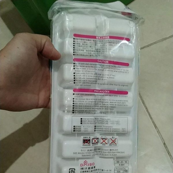 Daiso ice tray cetakan es batu dg penutup higienis TC-0264 - Image 3