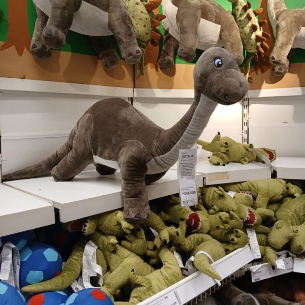 IKEA JATTELIK boneka brontosaurus dinosairus besar 90cm kadal guntur mainan hadiah anak