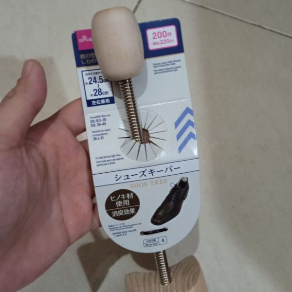 Daiso penahan sepatu cowo shoe tree 1 pc TC-0826 - Image 2