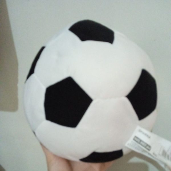 IKEA SPARKA boneka sepak bola hitam putih 20 cm soft football doll TC-0517 - Image 3