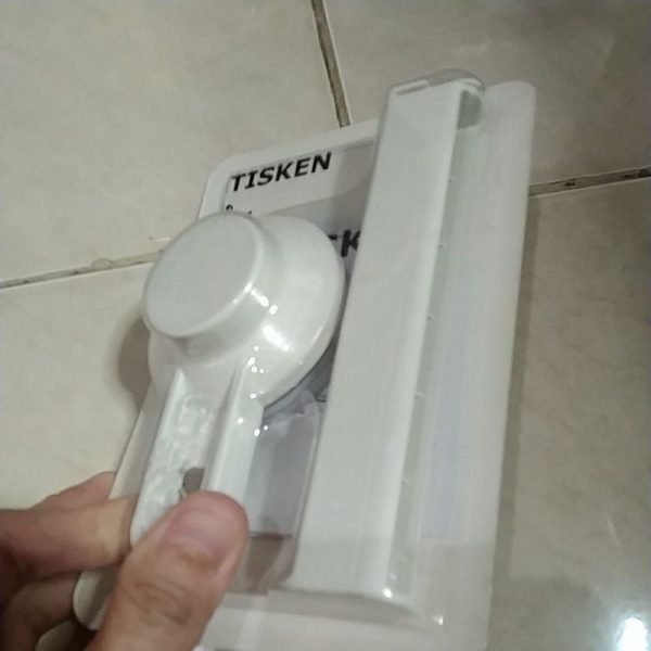 IKEA TISKEN rol tisue gulung toilet tanpa bor with suction cup - Image 3