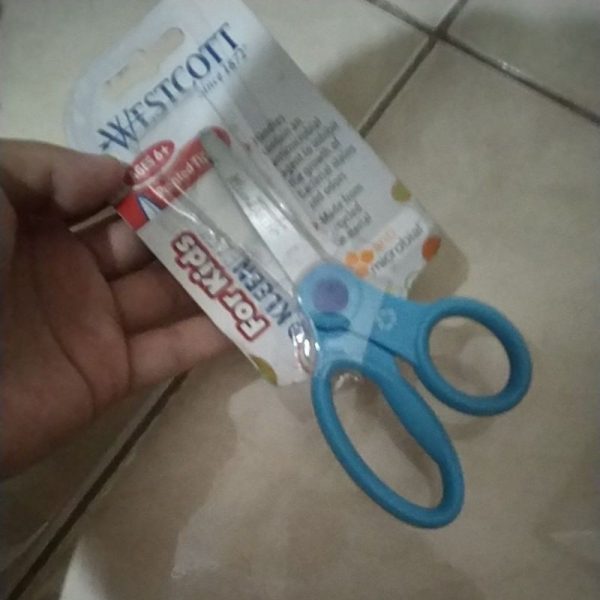 Gunting kecil untuk anak anak anti bakteri small scissors TC-1224 - Image 2