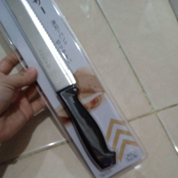 DAISO bread knife pisau roti panjang 31cm TC-0913 pisau gerigi potong roti - Image 2