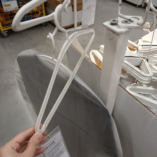 IKEA TRYSSE gantungan baju hanger putih anti slip 5pc - Image 3