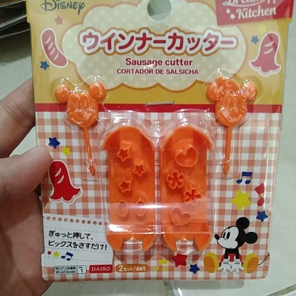 Daiso sausage cutter w/pick cetakan sosis dengan tusukan bento mickey TC-0210