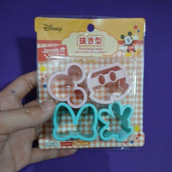 DAISO DISNEY punching mold bento cetakan cutter ham cheese cookies 4buah mickey