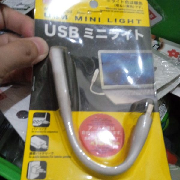 DAISO usb mini light 15.5cm lampu senter mini TC-1246 - Image 2