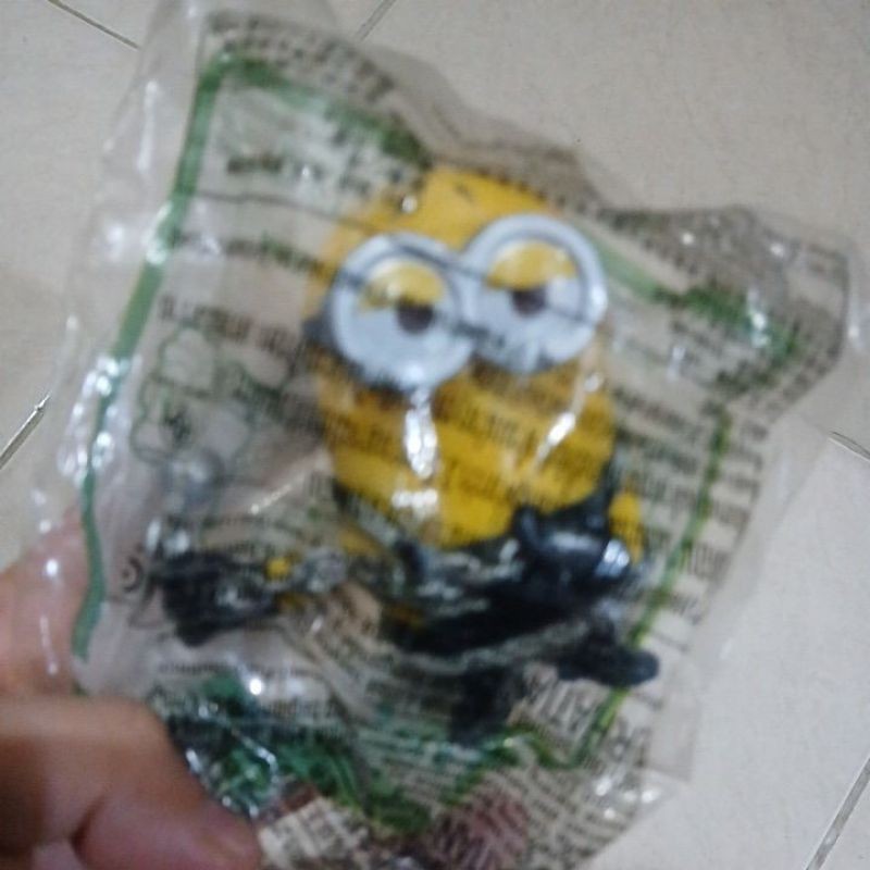 Mainan McD happymeal minion antics TC-0147