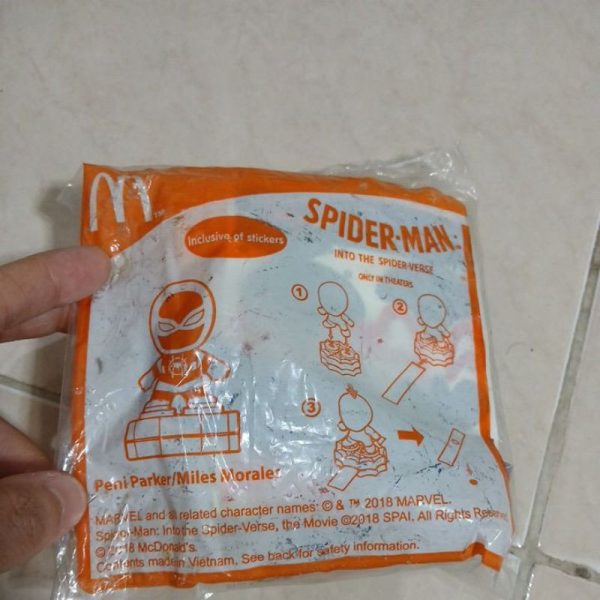 Mainan McD happy meal spiderman peni parker