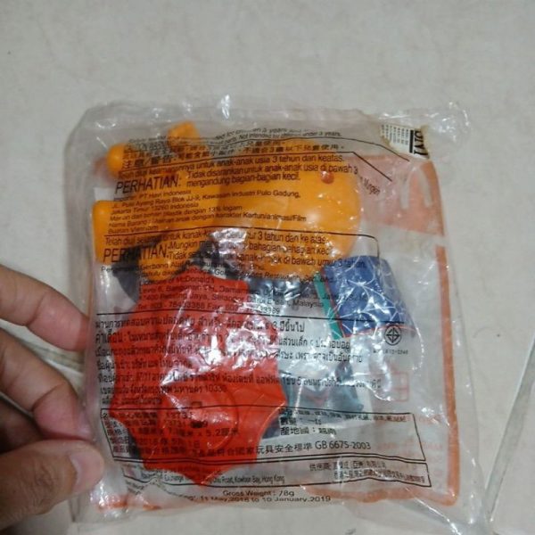 Mainan McD happy meal spiderman peni parker - Image 2